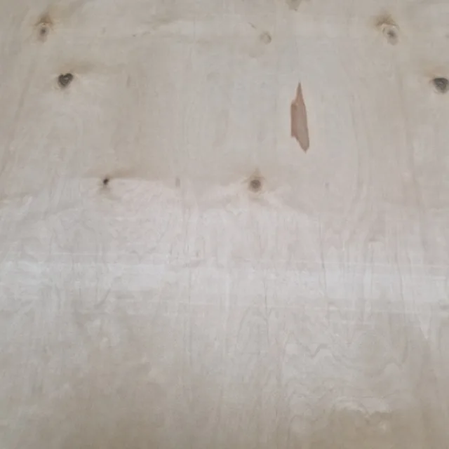 D grade birch veneer sheet with knots and streaks